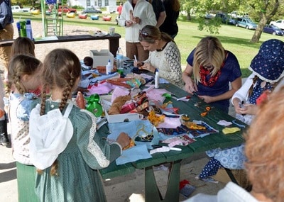 Photo Kids Working On Crafts